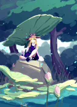 1girl black_shoes blonde_hair brown_hat bush closed_mouth crossed_legs day flower_request furahata_gen grass hair_ribbon hand_rest hat highres lily_pad long_sleeves looking_at_viewer medium_hair moriya_suwako one_eye_closed purple_skirt purple_vest red_ribbon ribbon rock shirt shoes sitting skirt smile socks touhou tree turtleneck vest water water_drop white_shirt white_socks yellow_eyes