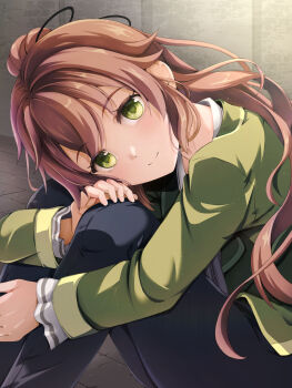 1girl bow brown_hair eiyuu_densetsu green_eyes green_jacket hair_bow highres jacket kuro_no_kiseki_(series) looking_at_viewer ponytail portrait simple_background smile takaseshinya towa_herschel
