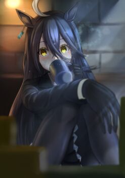 1girl ahoge animal_ears black_gloves black_hair black_shirt black_skirt blazer blurry blurry_background brick_wall commentary_request cup drinking dyed_ahoge earrings feet_out_of_frame gloves hair_between_eyes hand_on_own_knee highres holding holding_cup horse_ears horse_girl jacket jewelry knees_together_feet_apart lapels light_rays long_hair long_hair_between_eyes looking_to_the_side manhattan_cafe_(creeping_shadow)_(umamusume) manhattan_cafe_(umamusume) pantyhose pleated_skirt shirt single_earring sitting skirt solo steam umamusume yami_anko