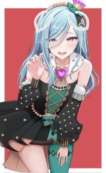 1girl ascot bare_shoulders black_dress black_sleeves blue_eyes blue_hair blush border bow breasts brooch brown_ascot collarbone commentary corrupted_twitter_file cowboy_shot cross-laced_clothes cross-laced_dress detached_sleeves drawn_ears dress dress_bow fur-trimmed_sleeves fur_collar fur_trim gem green_bow green_dress green_pantyhose hair_between_eyes hair_over_one_eye half-skirt hand_on_own_thigh hand_up hat headband heart heart_brooch highres hinomori_shizuku jewelry jewelry_chic_queen_(project_sekai) kunizaki leaning_forward long_hair long_sleeves looking_at_viewer mini_hat mole mole_under_mouth official_alternate_costume open_mouth pantyhose project_sekai puffy_long_sleeves puffy_sleeves purple_gemstone red_background ruma_(vocaloid) short_dress sidelocks simple_background single_leg_pantyhose sleeveless sleeveless_dress small_breasts smile solo standing strapless strapless_dress tsurime two-tone_dress white_border