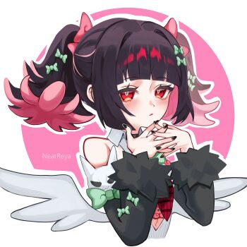 1girl absurdres artist_name bare_shoulders black_hair black_nails black_sleeves border bow bowtie by_nearreya checkered_necktie closed_mouth clothing_cutout colored_inner_hair commentary cropped_torso english_commentary fur-trimmed_sleeves fur_trim green_bow green_bowtie hair_bow highres interlocked_fingers looking_at_viewer multicolored_hair navel navel_cutout necktie outline own_hands_together pink_background pink_bow red_eyes red_necktie rokudu_sariel round_border short_twintails solo twintails two-tone_background upper_body white_background white_outline white_wings wings zenless_zone_zero