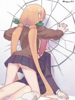 2girls adversarial_noise artist_name ass black_skirt breast_crush commentary crack cracked_wall crushing flower green_ribbon hair_flower hair_ornament hair_ribbon hanazono_hakari highres inda_karane kabedon kangara0117 kimi_no_koto_ga_dai_dai_dai_dai_daisuki_na_100-nin_no_kanojo kneeling leg_warmers long_hair low_twintails miniskirt multiple_girls ohananomitsu_high_school_uniform orange_hair pink_hair pleated_skirt ribbon school_uniform sitting skirt strong twintails twitter_username underbutt very_long_hair yuri