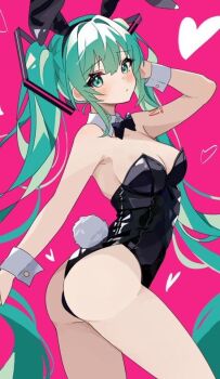 1girl alternate_costume animal_ear_hairband animal_ears aqua_eyes aqua_hair arm_behind_head black_leotard coco_irasuto commentary detached_collar fake_animal_ears hairband hashtag-only_commentary hatsune_miku leotard looking_at_viewer pink_background playboy_bunny rabbit_ear_hairband rabbit_ears twintails vocaloid wrist_cuffs