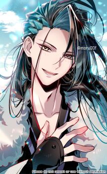 1boy artist_name bishounen black_hair black_kimono blue_hair collarbone commentary_request fate/grand_order fate_(series) fur_trim grey_eyes hand_on_own_chest japanese_clothes kimono kondou_isami_(white_kotetsu)_(fate) light_blush long_hair looking_at_viewer loose_hair_strand male_focus moru multicolored_hair overlighting purple_streaks smile solo teeth two-tone_hair upper_body