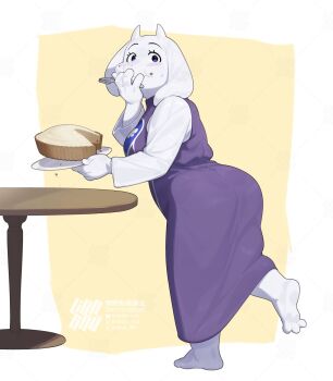 1girl animal_ears ass barefoot blue_eyes blush bread bread_slice breasts cake caught commentary_request crumbs dress eating food food_on_face fork full_body furry furry_female goat_ears goat_girl goat_horns highres holding holding_fork holding_plate horns large_breasts long_sleeves looking_at_viewer looking_back mojaranmo pie plate purple_dress purple_eyes shirt simple_background snout soles solo spoon standing standing_on_one_leg sweat table toast toriel twitter_username undertale utdr_(toby_fox) utensil_in_mouth white_fur white_shirt yellow_background