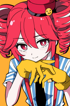 1girl absurdres black_necktie blue_shirt bright_pupils closed_mouth commentary gamma_(criticism-motor) gloves hands_up hat highres kasane_teto korean_commentary looking_at_viewer mesmerizer_(vocaloid) necktie own_hands_together red_eyes red_hair red_hat shirt short_sleeves smile smiley_hat_ornament solo striped_clothes striped_shirt suspenders upper_body utau white_pupils yellow_background yellow_gloves