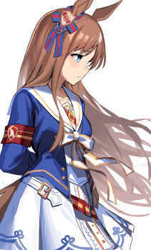 1girl absurdres animal_ears armband arms_behind_back blue_eyes blue_ribbon blue_shirt bow brown_hair closed_mouth commentary ear_ribbon franz2543 grass_wonder_(stone-piercing_blue)_(umamusume) grass_wonder_(umamusume) highres horse_ears horse_tail long_hair long_sleeves red_armband ribbon shirt simple_background skirt solo tail umamusume white_background white_skirt