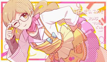 Rule 34 | 1girl, 2025, adjusting eyewear, apron, black-framed eyewear, blue ribbon, breasts, brown hair, closed mouth, collar, collarbone, commentary request, grey shirt, hand on own hip, handa roco, idolmaster, idolmaster million live!, idolmaster million live! theater days, jacket, layered apron, light blush, light smile, long sleeves, looking at viewer, official alternate costume, official alternate hairstyle, one eye closed, paint splatter, pink collar, pink scarf, polka dot, ribbed shirt, ribbon, scarf, shirt, side ponytail, small breasts, solo, translation request, v-shaped eyebrows, wavy hair, white jacket, yellow apron, yellow eyes, yellow ribbon, yotsubaringo