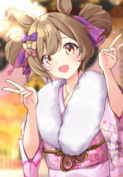 Rule 34 | 1girl, absurdres, alternate costume, alternate hairstyle, animal ears, blonde hair, blush, bow, double bun, double v, floral print, floral print kimono, fur collar, hair bow, hair bun, highres, horse ears, horse girl, japanese clothes, kimono, looking at viewer, obi, open mouth, pink bow, pink kimono, pink sash, print kimono, purple bow, sash, smart falcon (umamusume), solo, tiara (871220), umamusume, v, yellow bow, yellow eyes