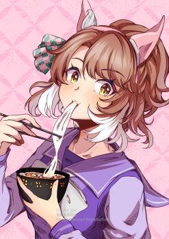 1girl animal_ears blush bow bowl bowtie breasts brown_eyes brown_hair checkered_ribbon chopsticks commentary_request dantsu_flame_(umamusume) ear_covers ear_ribbon eating food food_in_mouth hair_between_eyes hairband highres holding holding_bowl holding_chopsticks horse_ears horse_girl long_sleeves looking_at_viewer multicolored_hair noodles pink_hairband ponytail purple_sailor_collar purple_serafuku purple_shirt sailor_collar sailor_shirt school_uniform serafuku shirt solo tracen_school_uniform umamusume upper_body white_bow white_bowtie white_hair youai_you