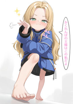 :3 absurdres bare_legs barefoot blonde_hair blue_coat coat diana_(pragmata) doyagao forehead green_eyes highres loli long_hair long_sleeves looking_at_viewer mafunyo overcoat padded_coat pragmata puffy_long_sleeves puffy_sleeves smug solo sparkle translated white_background
