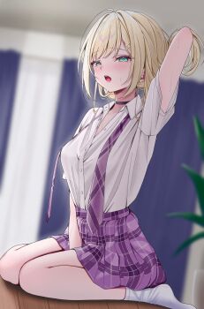 1girl arm_up black_choker blonde_hair blurry blurry_background blush breasts choker collarbone curtains earrings fang glint green_eyes hair_ornament hairclip highres indoors jewelry kurumi_noah kurumi_noah_(8th_costume) long_hair medium_breasts necktie open_mouth pink_lips pink_necktie pink_skirt plaid_clothes plaid_necktie plaid_skirt plant shirt short_sleeves skin_fang skirt socks solo stud_earrings sweat teeth thighs undone_necktie upper_teeth_only virtual_youtuber vspo! white_shirt white_socks wooden_floor y4uyo