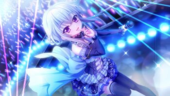 1girl ahoge asymmetrical_legwear audience bare_shoulders belt black_bow black_pantyhose black_thighhighs blue_bow blue_skirt blue_sleeves bow clothing_cutout concert detached_sleeves diamond_print dot_nose dutch_angle film_grain floral_print floral_print_skirt game_cg glowstick grey_hair hand_up holding holding_microphone ichijou_ruka idol idol_clothes izumi_tsubasu large_bow layered_skirt lens_flare long_sleeves looking_at_viewer microphone multiple_belts navel necktie non-web_source official_art open_mouth pantyhose plaid_clothes plaid_skirt print_skirt purple_belt purple_eyes purple_necktie railing re:stage! short_hair_with_long_locks short_necktie skirt smile solo sparkle stage stage_lights standing standing_on_one_leg stomach_cutout thighhighs