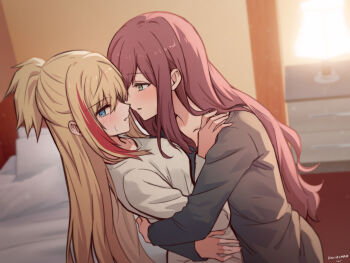 2girls bedroom black_shirt blonde_hair blue_eyes blush chinese_commentary commentary_request green_eyes highres hug indoors long_hair long_sleeves looking_at_another multiple_girls original parted_lips purple_hair red_streaks shirt white_shirt xiao_guan yuri