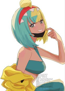 1girl aqua_bandeau aqua_hair bandeau bare_shoulders black_mask blonde_hair blue_bandeau blue_eyes blush bob_cut breasts canari_(pokemon) dark-skinned_female dark_skin from_side grin hair_down hairband halterneck hand_up highres jacket jacket_partially_removed long_sleeves looking_at_viewer mask mask_pull medium_breasts mouth_mask multicolored_hair nintendo open_mouth pokemon pokemon_legends:_z-a red_hairband sheyona smile solo split-color_hair teeth two-tone_hair two-tone_mask yellow_jacket yellow_mask