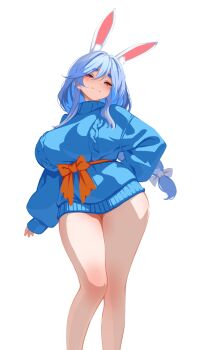 1girl :3 alternate_costume animal_ears blue_hair blue_sweater bow braid braided_ponytail breasts cable_knit closed_mouth commentary_request extra_ears hair_between_eyes hair_bow highres hololive huge_breasts long_hair long_sleeves looking_at_viewer multicolored_hair no_pants pekomama rabbit_ears rabbit_girl red_eyes sansha_art short_eyebrows sidelocks simple_background sleeves_past_wrists solo standing streaked_hair sweater thick_eyebrows turtleneck turtleneck_sweater virtual_youtuber white_background white_bow white_hair