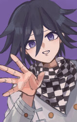 Rule 34 | 1boy, absurdres, black hair, buttons, checkered clothes, checkered scarf, danganronpa (series), danganronpa v3: killing harmony, double-breasted, grey jacket, grin, hand up, highres, jacket, long sleeves, male focus, oma kokichi, purple background, purple eyes, scarf, simple background, smile, solo, teeth, toga no