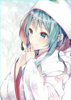 1girl aqua_eyes aqua_hair blush commentary_request hair_between_eyes hair_ornament hatsune_miku hooded_kimono japanese_clothes kimono long_hair long_sleeves official_alternate_costume official_alternate_hairstyle open_mouth shiomizu_(swat) shiromuku smile snowflake_print uchikake umbrella upper_body vocaloid wataboushi white_background white_kimono wide_sleeves yuki_miku yuki_miku_(2013)