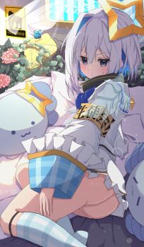 amane_kanata amane_kanata_(1st_costume) angel angel_wings ass blue_hair blush breasts closed_mouth cropped_jacket grey_hair hair_intakes halo highres hololive jacket looking_at_viewer medium_hair multicolored_hair rmwt7525 small_breasts socks solo star_halo two-tone_hair upao_(amane_kanata) virtual_youtuber white_jacket white_socks wings