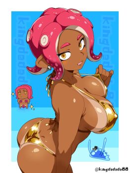 1girl agent_8_(splatoon) artist_name ass bikini bikini_top_lift blue_background blush border breasts chibi chibi_inset cleavage clothes_lift commentary commentary_request covered_erect_nipples cowboy_shot dimples_of_venus doodle_inset earrings from_side gold_bikini gradient_hair halterneck highres ibispaint_(medium) jewelry kingdedede88 large_breasts median_furrow medium_hair multicolored_hair nintendo octoling octoling_girl octoling_player_character outside_border pink_hair pointy_ears purple_hair solo splatoon_(series) splatoon_3 suction_cups swimsuit tan tanline tentacle_hair twitter_username untranslatable_commentary white_border yellow_eyes