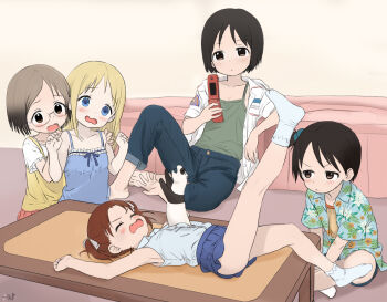 5girls alien_(series) ana_coppola bed bedroom black_hair blonde_hair cellphone child ferret flatculture flip_phone glasses highres ichigo_mashimaro itou_chika itou_nobue lying matsuoka_miu multiple_girls on_back parody phone sakuragi_matsuri shouting skirt table