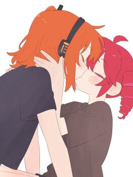 2girls a.i._voice adachi_rei alternate_costume black_shirt brown_shoes closed_eyes drill_hair highres kasane_teto kiss komori_kamome medium_hair multiple_girls orange_hair red_hair shirt shoes t-shirt twin_drills upper_body utau yuri