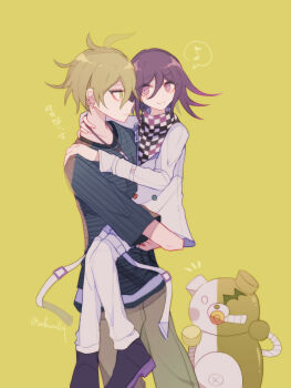 2boys aegyo_sal amami_rantaro antenna_hair arm_belt arms_around_neck belt belt_buckle black_scarf black_shoes blue_shirt brown_pants buckle carrying carrying_person checkered_clothes checkered_scarf closed_mouth cowboy_shot danganronpa_(series) danganronpa_v3:_killing_harmony denim dress_shoes ear_piercing eyelashes full_body green_background green_eyes green_hair hair_between_eyes hand_on_another&#039;s_neck hand_on_another&#039;s_shoulder height_difference jacket jeans jewelry layered_sleeves long_hair_between_eyes long_sleeves messy_hair monodam multiple_boys multiple_piercings musical_note notice_lines oma_kokichi open_belt pants pendant piercing purple_eyes purple_hair robot sakura_(fein5862817) scarf shirt shoes short_hair short_sleeves simple_background smile speech_bubble spoken_musical_note striped_clothes striped_shirt thigh_belt thigh_strap twitter_username two-tone_scarf undershirt vertical-striped_sleeves white_belt white_jacket white_scarf