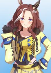 Rule 34 | 1girl, animal ears, black gloves, blue background, blue eyes, blush, brown hair, clenched hand, crop top, daring heart (umamusume), ear covers, gloves, highres, horse ears, horse girl, jacket, long hair, looking at viewer, multicolored hair, pilinthia, simple background, single ear cover, skirt, smile, solo, streaked hair, umamusume, upper body, white hair, yellow jacket, yellow skirt