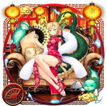 1girl alternate_costume bare_legs blonde_hair brown_eyes china_dress chinese_clothes closed_mouth commentary couch dragon_girl dragon_horns dragon_tail dress english_commentary floral_print folding_fan full_body fur_scarf game_cg hand_fan high_heels highres holding holding_fan horns kicchou_yachie kicchou_yachie_(world&#039;s_most_beautiful_shell) lantern legs long_tail looking_at_viewer meandros official_art otter_spirit_(touhou) pillow red_dress rotte_(1109) short_hair side_slit sitting smile solo tail thighs third-party_source touhou touhou_lostword transparent_background turtle_shell