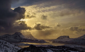 cloud cloudy_sky commentary_request evening hoshiumisora lake landscape no_humans original outdoors photorealistic realistic scenery sky winter yellow_clouds