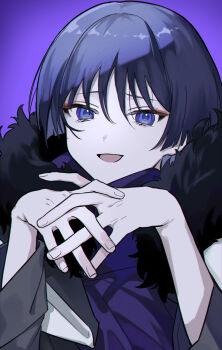 1boy absurdres blunt_ends coat eyeliner eyeshadow fatui_coat fingernails fur_collar genshin_impact grey_hair hands_up highres interlocked_fingers looking_at_viewer lower_eyelashes_only makeup male_focus open_clothes open_coat open_mouth own_hands_together pale_skin portrait purple_background purple_eyes purple_scarf red_eyeliner red_eyeshadow scaramouche_(genshin_impact) scarf solo tsurime wamin white_coat wispy_bangs