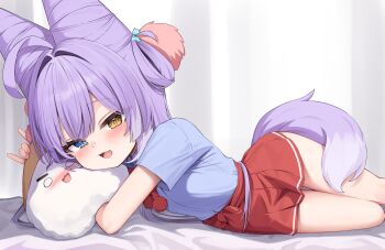 1girl blue_eyes breasts commentary_request cone_hair_bun fox_girl fox_tail hair_bun heterochromia highres korean_commentary lying mannack purple_hair red_skirt skirt small_breasts solo stellive tail tenko_shibuki yellow_eyes