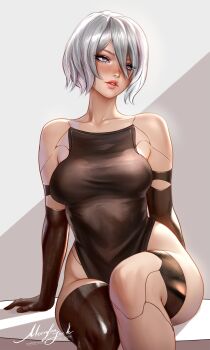 1girl 2boys a2_(nier:automata) absurdres android bare_shoulders black_dress breasts dress eyelashes grey_hair highres joints medium_breasts moonlen-jack multiple_boys nier:automata nier_(series) parted_lips purple_eyes robot_joints single_thighhigh sitting solo thighhighs