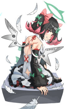 1girl backless_dress backless_outfit bare_shoulders black_hair black_sleeves bow colored_inner_hair commentary_request detached_sleeves dress falling_feathers feathers from_behind fur-trimmed_sleeves fur_trim green_bow green_halo grin hair_bow halo highres looking_at_viewer looking_back matsuhisa_(ryo-tsuda1) multicolored_hair nail_polish open-toe_shoes pink_bow pink_hair red_eyes red_nails rokudu_sariel scar scar_on_back short_twintails simple_background sitting smile solo sparkling_eyes toenail_polish toenails too_many_bows twintails white_background white_dress white_wings wings zenless_zone_zero