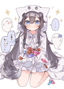 ... 1girl blue_eyes blush brown_hair candy closed_mouth commentary_request double-parted_bangs food full_body ghost ghost_costume hair_between_eyes halloween highres hood hood_up long_hair long_sleeves looking_at_viewer original ringouulu simple_background sitting solo sparkle speech_bubble spoken_ellipsis thought_bubble translation_request wariza white_background