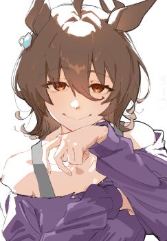 1girl :&gt; agnes_tachyon_(casual)_(umamusume) agnes_tachyon_(umamusume) animal_ears brown_eyes brown_hair closed_mouth collarbone hair_ornament highres horse_ears horse_girl off-shoulder_sweater off_shoulder official_alternate_costume okima_udo purple_sweater short_hair simple_background smile solo sweater umamusume upper_body white_background