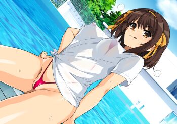 1girl :q blue_sky breasts brown_eyes brown_hair chain-link_fence closed_mouth cloud commentary_request covered_erect_nipples day fence hairband hand_on_own_hip haruhisky highres large_breasts medium_hair outdoors poolside red_slingshot_swimsuit ribbon shirt sky slingshot_swimsuit smile solo standing suzumiya_haruhi suzumiya_haruhi_no_yuuutsu swimsuit t-shirt thighs tied_shirt tongue tongue_out water white_shirt yellow_hairband yellow_ribbon