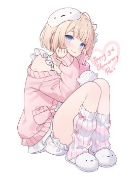 1girl blonde_hair bloomers blue_eyes commentary english_commentary hands_on_own_cheeks hands_on_own_face highres hitsukuya indie_virtual_youtuber jacket knees_up long_sleeves looking_at_viewer loose_socks medium_hair peonista_(yukinoshita_peo) pink_jacket ribbed_socks shorts simple_background sitting slippers smile socks solo underwear virtual_youtuber white_background white_bloomers white_shorts white_slippers white_socks yukinoshita_peo