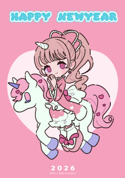 1girl 2026 animal bow brown_hair chibi chinese_zodiac closed_mouth commentary_request dated earrings hair_bow heart heart_earrings highres japanese_clothes jewelry kimono long_hair looking_at_viewer neki_(wakiko) original palms_together pink_background pink_bow pink_eyes pink_kimono ponytail sidesaddle smile solo twitter_username unicorn unicorn_horn very_long_hair year_of_the_horse