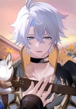 1boy antenna_hair armor black_choker black_shirt blue_eyes choker coat collarbone commentary_request crying crying_with_eyes_open honkai:_star_rail honkai_(series) looking_at_viewer male_focus neck_tattoo parted_bangs pauldrons phainon_(honkai:_star_rail) shirt short_hair shoulder_armor single_pauldron solo sun_symbol sun_tattoo tan tattoo tears thuzuku_ne39 upper_body white_coat white_hair