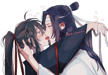 2boys ahoge amana_raika black_hair black_hanfu blush breath chinese_clothes couple french_kiss from_side hair_ribbon hand_on_another&#039;s_head hanfu headband heart holding holding_ribbon hug kiss lan_wangji long_hair looking_at_another male_focus modao_zushi multiple_boys ponytail profile purple_eyes red_ribbon ribbon robe saliva sidelocks simple_background tongue tongue_out topknot twitter_username wei_wuxian white_background white_hanfu white_headband white_ribbon wide_sleeves yaoi yellow_eyes