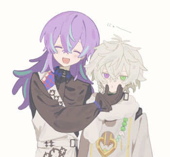 2boys bead_necklace beads black_gloves black_shirt blue_hair cheek_squash closed_eyes collared_shirt colored_tips commentary_request fur_scarf gloves green_eyes hair_between_eyes half-jacket heterochromia highres hoshirube_sho hoshirube_sho_(1st_costume) jacket japanese_clothes jewelry kariginu komiroku long_hair long_sleeves male_focus multicolored_hair multiple_boys murakumo_kagetsu murakumo_kagetsu_(1st_costume) necklace nijisanji open_mouth purple_eyes purple_hair shirt simple_background smile upper_body virtual_youtuber white_background white_hair white_jacket