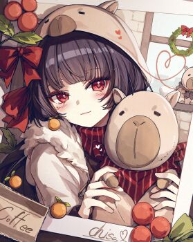 1girl absurdres alternate_costume animal_hood black_hair blush bow character_name chisa_(wuthering_waves) closed_mouth commentary_request fur-trimmed_jacket fur_trim heart highres holding holding_stuffed_toy hood jacket korean_commentary looking_at_viewer namipon_(wuthering_waves) photo_(object) red_bow red_eyes red_scarf scarf smile solo stuffed_animal stuffed_toy sw_haze white_jacket wreath wuthering_waves