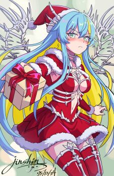 1girl alternate_costume blonde_hair blue_hair blush bow breasts christmas closed_mouth colored_inner_hair commentary_request cowboy_shot dress embarrassed frown fur-trimmed_headwear fur_trim green_background green_eyes hat highres incoming_gift jinshin long_hair looking_at_viewer medium_breasts multicolored_hair navel nose_blush pom_pom_(clothes) ragnarok_online red_bow red_dress red_hat red_thighhighs santa_costume santa_hat simulation_juncea skeletal_wings solo thighhighs wings