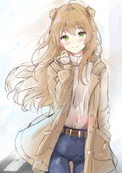 1girl absurdres ahoge aizawa_(aizawatsu) alternate_costume belt blue_pants blush brown_belt brown_hair brown_jacket brown_sweater closed_mouth commentary_request denim double_bun girls&#039;_frontline green_eyes hair_bun hand_in_pocket hand_up highres jacket jeans long_hair looking_at_viewer pants rfb_(girls&#039;_frontline) simple_background smile solo straight-on sweater turtleneck turtleneck_sweater