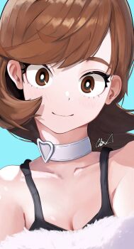 1girl bare_shoulders blue_background blue_eyes bra_strap breasts brown_eyes brown_hair cebe choker cleavage close-up closed_mouth collarbone flipped_hair fur-trimmed_sweater fur_trim hashtag-only_commentary heart heart_choker highres looking_at_viewer mirror_image off-shoulder_sweater off_shoulder official_alternate_costume persona persona_3 persona_3_reload short_hair signature smile solo straight-on sweater swept_bangs takeba_yukari upper_body white_choker