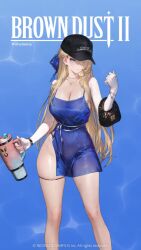 1girl animated bag baseball_cap bikini black_bag black_hat blonde_hair blue_eyes breasts brown_dust_(series) brown_dust_2 clothes_lift covered_erect_nipples cup curvy dress earrings groin hair_over_one_eye hair_ribbon hand_up handbag hat high_heels highleg highleg_bikini holding holding_cup jewelry large_breasts legs long_hair mole mole_on_pussy necklace official_art partially_visible_vulva ribbon short_dress side_slit sleeveless sleeveless_dress solo swimsuit tagme thick_thighs thigh_strap thighs thong thong_bikini toes video wide_hips wilhelmina_(brown_dust) wilhelmina_(water_park_queen)_(brown_dust) wind wind_lift