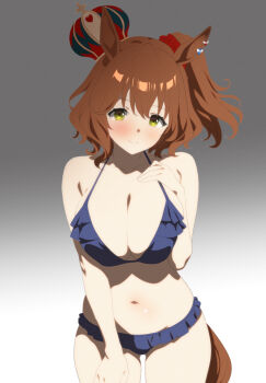 1girl animal_ears aston_machan_(umamusume) bikini blush breasts brown_hair cleavage collarbone crown grey_background hair_between_eyes hair_ornament highres horse_girl large_breasts looking_at_viewer medium_hair munmunmu navel simple_background smile solo swimsuit umamusume