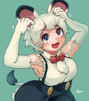 1girl animal_ears armpits arms_up blue_eyes bow bowtie elbow_gloves extra_ears gloves green_background grey_hair highres kemono_friends leo_(kemono_friends) lion_ears lion_girl lion_tail looking_at_viewer okyao shirt short_hair simple_background skirt sleeveless sleeveless_shirt solo tail white_shirt