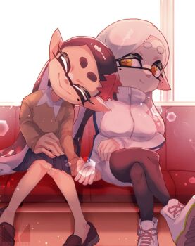 2girls black_hair breasts callie_(splatoon) chichi_band head_on_another's_shoulder holding_hands inkling large_breasts marie_(splatoon) multiple_girls nintendo pointy_ears sitting splatoon_(series) tentacle_hair train_interior white_hair yuri